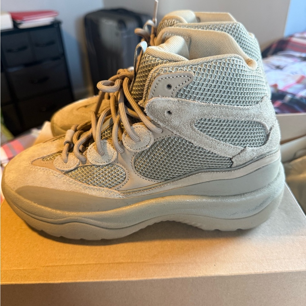 adidas YZY DSRT BT ADLT Sneakers in Rock